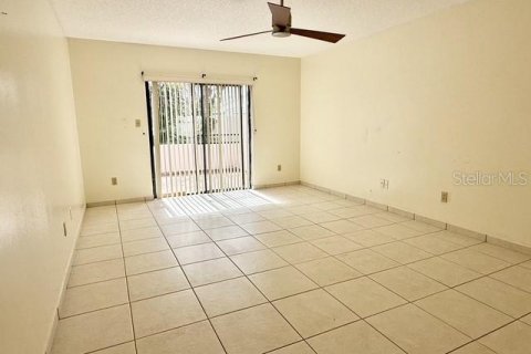Villa ou maison à louer à Orlando, Floride: 3 chambres, 141.68 m2 № 2148958 - photo 13
