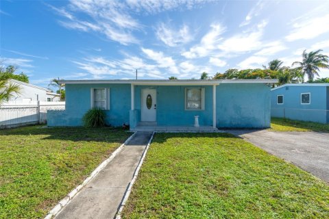 House in Fort Lauderdale, Florida 3 bedrooms, 100.71 sq.m. № 2248840