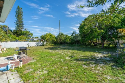 House in Fort Lauderdale, Florida 3 bedrooms, 100.71 sq.m. № 2248840 - photo 19