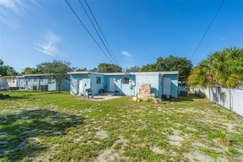 House in Fort Lauderdale, Florida 3 bedrooms, 100.71 sq.m. № 2248840 - photo 21