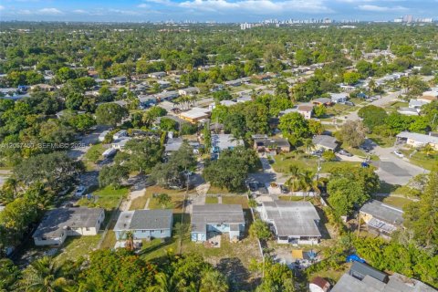 House in Fort Lauderdale, Florida 3 bedrooms, 100.71 sq.m. № 2248840 - photo 27