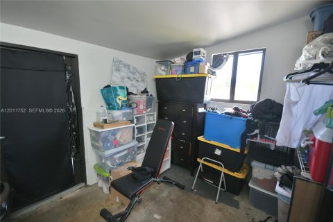 House in Miami, Florida 3 bedrooms, 138.98 sq.m. № 2075361 - photo 16