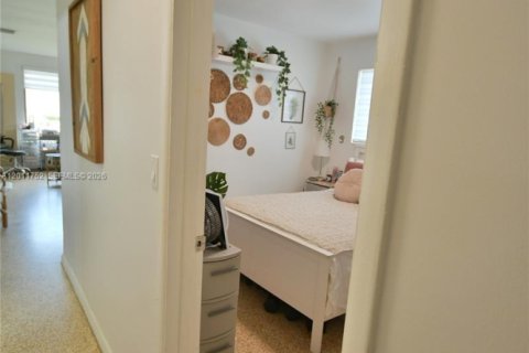 House in Miami, Florida 3 bedrooms, 138.98 sq.m. № 2075361 - photo 30