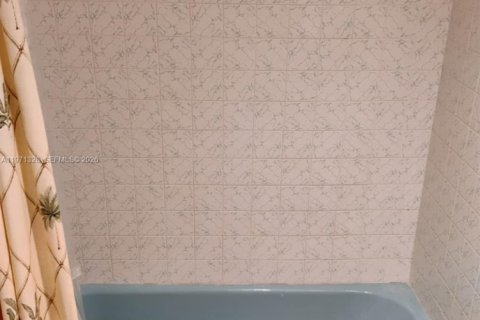 Купить кондоминиум в Майами, Флорида 2 спальни, 88.44м2, № 2032560 - фото 2