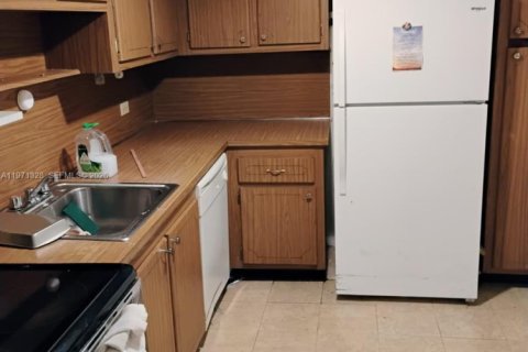 Купить кондоминиум в Майами, Флорида 2 спальни, 88.44м2, № 2032560 - фото 3