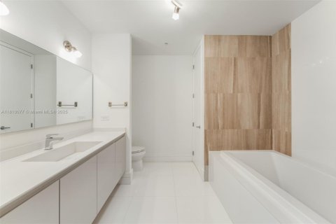 Condo in Miami, Florida, 3 bedrooms  № 1756663 - photo 21
