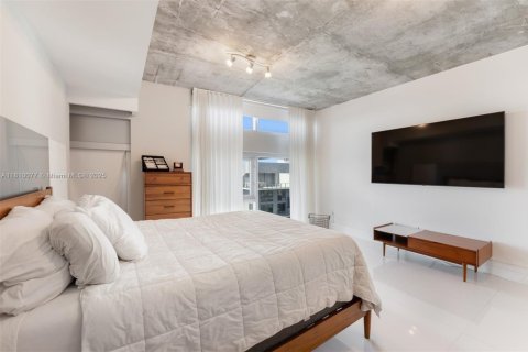 Condo in Miami, Florida, 3 bedrooms  № 1756663 - photo 20