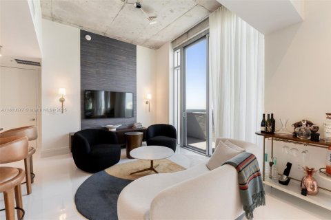 Condo in Miami, Florida, 3 bedrooms  № 1756663 - photo 8