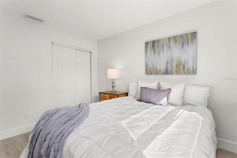 Casa en venta en Saint Petersburg, Florida, 3 dormitorios, 101.45 m2 № 2156098 - foto 14