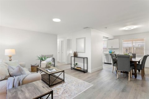 Casa en venta en Saint Petersburg, Florida, 3 dormitorios, 101.45 m2 № 2156098 - foto 5
