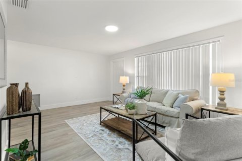 Casa en venta en Saint Petersburg, Florida, 3 dormitorios, 101.45 m2 № 2156098 - foto 7