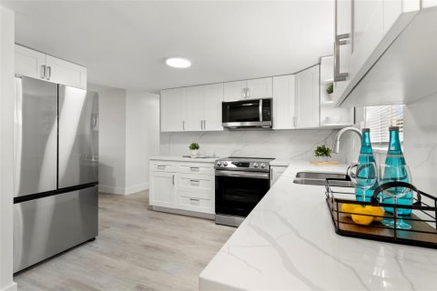 Casa en venta en Saint Petersburg, Florida, 3 dormitorios, 101.45 m2 № 2156098 - foto 9
