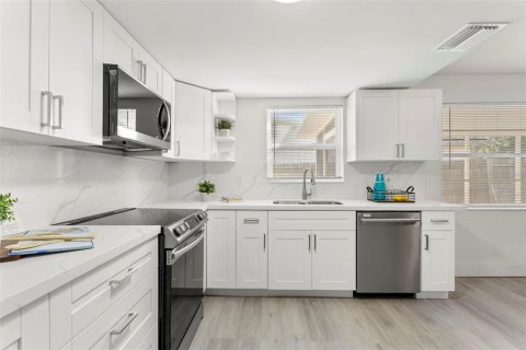 Casa en venta en Saint Petersburg, Florida, 3 dormitorios, 101.45 m2 № 2156098 - foto 8