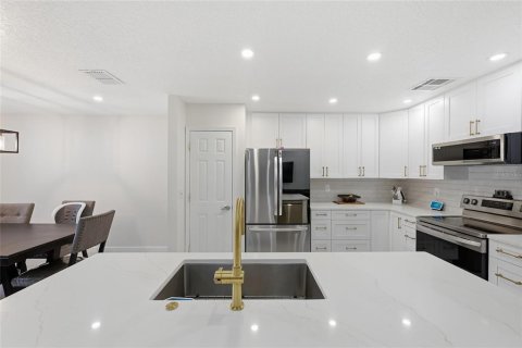 Villa ou maison à vendre à Jacksonville, Floride: 4 chambres, 177.44 m2 № 2098345 - photo 2