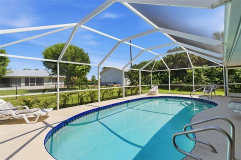 Villa ou maison à vendre à Port Charlotte, Floride: 3 chambres, 185.8 m2 № 2329226 - photo 3