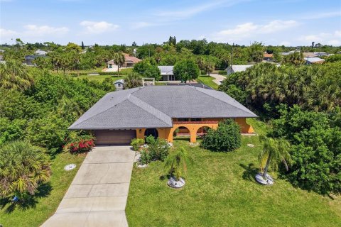 Villa ou maison à vendre à Port Charlotte, Floride: 3 chambres, 185.8 m2 № 2329226 - photo 4