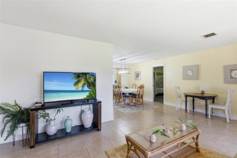 Villa ou maison à vendre à Port Charlotte, Floride: 3 chambres, 185.8 m2 № 2329226 - photo 25
