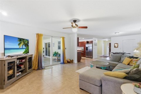 Villa ou maison à vendre à Port Charlotte, Floride: 3 chambres, 185.8 m2 № 2329226 - photo 13