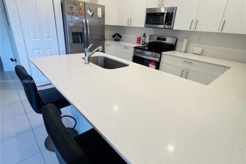 Adosado en alquiler en Homestead, Florida, 3 dormitorios, 149.76 m2 № 2074120 - foto 13