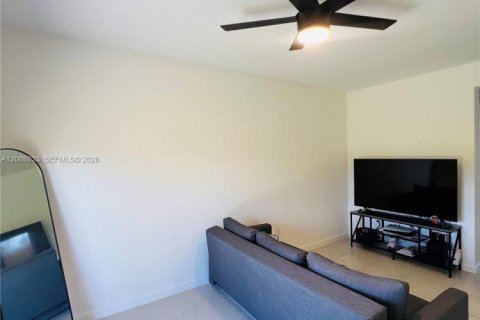 Adosado en alquiler en Homestead, Florida, 3 dormitorios, 149.76 m2 № 2074120 - foto 15