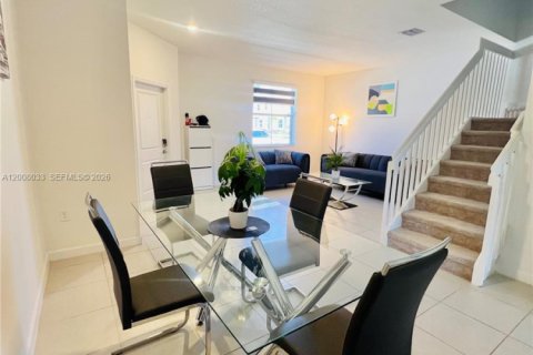Adosado en alquiler en Homestead, Florida, 3 dormitorios, 149.76 m2 № 2074120 - foto 4