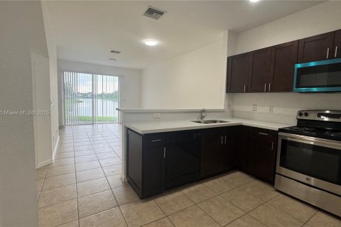 Touwnhouse à vendre à Lauderhill, Floride: 3 chambres, 190.45 m2 № 1921376 - photo 14