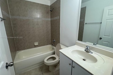 Touwnhouse à vendre à Lauderhill, Floride: 3 chambres, 190.45 m2 № 1921376 - photo 30