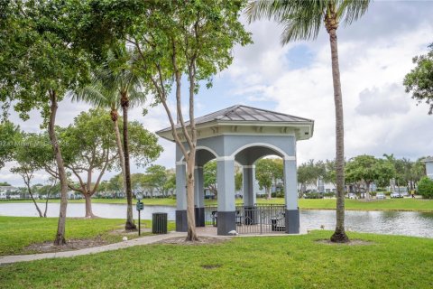 Touwnhouse à vendre à Lauderhill, Floride: 3 chambres, 190.45 m2 № 1921376 - photo 10