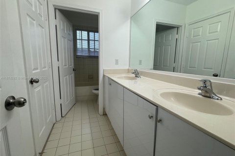 Touwnhouse à vendre à Lauderhill, Floride: 3 chambres, 190.45 m2 № 1921376 - photo 27