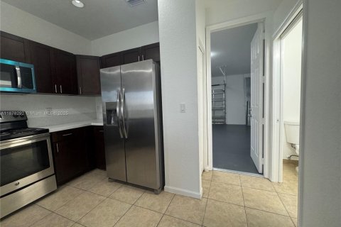 Touwnhouse à vendre à Lauderhill, Floride: 3 chambres, 190.45 m2 № 1921376 - photo 15