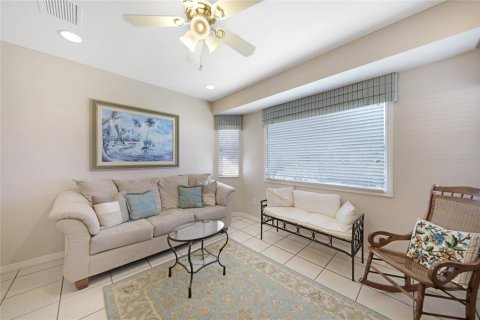 House in North Port, Florida 2 bedrooms, 127.55 sq.m. № 1583225 - photo 22