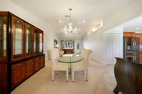 House in North Port, Florida 2 bedrooms, 127.55 sq.m. № 1583225 - photo 7