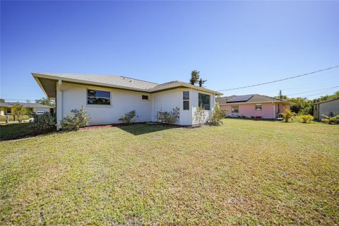 House in North Port, Florida 2 bedrooms, 127.55 sq.m. № 1583225 - photo 26