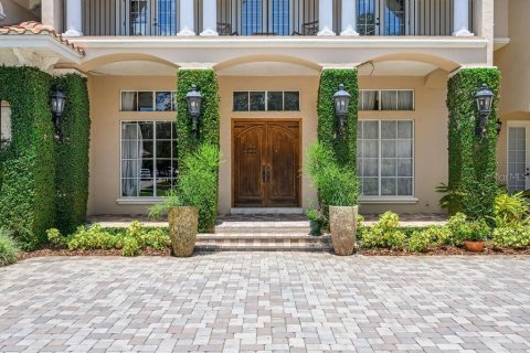 House in Windermere, Florida 5 bedrooms, 567.17 sq.m. № 1831955 - photo 2