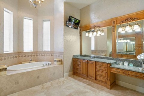 House in Windermere, Florida 5 bedrooms, 567.17 sq.m. № 1831955 - photo 28