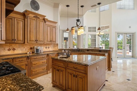 House in Windermere, Florida 5 bedrooms, 567.17 sq.m. № 1831955 - photo 12