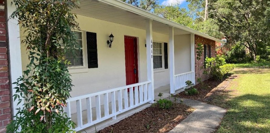House in Ocala, Florida 3 bedrooms, 156.63 sq.m. № 1882821