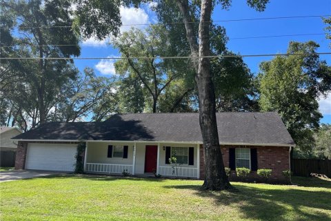 House in Ocala, Florida 3 bedrooms, 156.63 sq.m. № 1882821 - photo 2