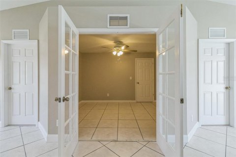 House in Cape Coral, Florida 3 bedrooms, 132.11 sq.m. № 1869829 - photo 21