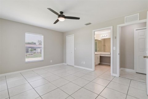 House in Cape Coral, Florida 3 bedrooms, 132.11 sq.m. № 1869829 - photo 25