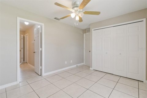 House in Cape Coral, Florida 3 bedrooms, 132.11 sq.m. № 1869829 - photo 17