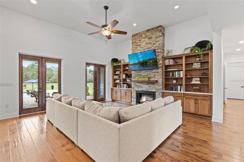 House in Clermont, Florida 5 bedrooms, 456.06 sq.m. № 1526428 - photo 8