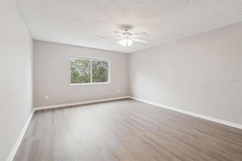 Touwnhouse à vendre à Tampa, Floride: 2 chambres, 146.79 m2 № 2214762 - photo 20
