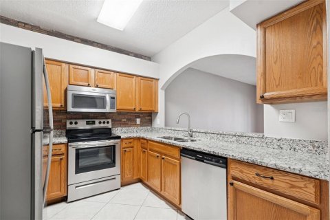 Touwnhouse à vendre à Tampa, Floride: 2 chambres, 146.79 m2 № 2214762 - photo 9