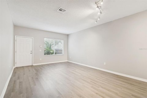 Touwnhouse à vendre à Tampa, Floride: 2 chambres, 146.79 m2 № 2214762 - photo 8
