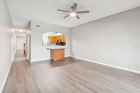 Touwnhouse à vendre à Tampa, Floride: 2 chambres, 146.79 m2 № 2214762 - photo 15