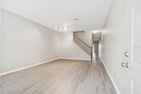 Touwnhouse à vendre à Tampa, Floride: 2 chambres, 146.79 m2 № 2214762 - photo 7