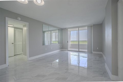 Condominio en venta en Clearwater, Florida, 2 dormitorios, 99.87 m2 № 1850086 - foto 6