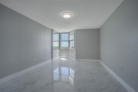 Condominio en venta en Clearwater, Florida, 2 dormitorios, 99.87 m2 № 1850086 - foto 13