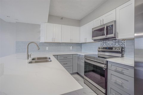 Condominio en venta en Clearwater, Florida, 2 dormitorios, 99.87 m2 № 1850086 - foto 8